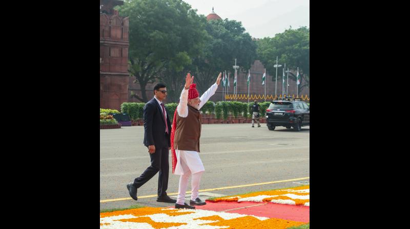 लाल किले से पीएम मोदी के भाषणों का रिकॉर्ड 1,177 मिनट, नेहरू-इंदिरा लाल किले से पीएम मोदी के भाषणों का रिकॉर्ड 1,177 मिनट, नेहरू-इंदिरा