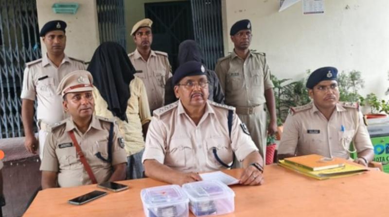 बिहार: जाली नोटों के अंतरराज्यीय सिंडिकेट का भंडाफोड़, 2.48 लाख के बिहार: जाली नोटों के अंतरराज्यीय सिंडिकेट का भंडाफोड़, 2.48 लाख के