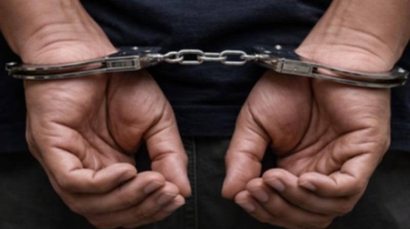 पश्चिम बंगाल: 'वसूली' के आरोपों में तृणमूल नेता गिरफ्तार पश्चिम बंगाल: 'वसूली' के आरोपों में तृणमूल नेता गिरफ्तार