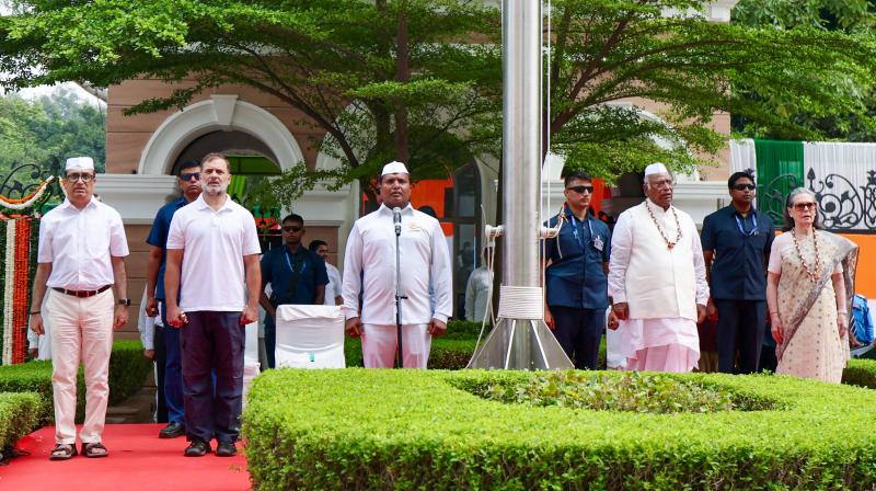 बंकिम चंद्र के वंशज ने सोनिया गांधी को पत्र लिखकर 'वंदे मातरम' के बंकिम चंद्र के वंशज ने सोनिया गांधी को पत्र लिखकर 'वंदे मातरम' के