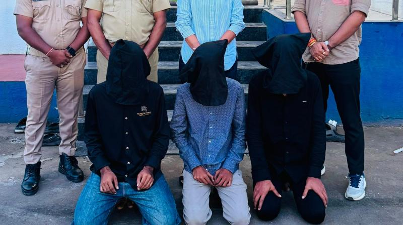 गुजरात के वलसाड में डेटिंग ऐप के जरिए बुलाकर युवक से 14 हजार लूटे, गुजरात के वलसाड में डेटिंग ऐप के जरिए बुलाकर युवक से 14 हजार लूटे,