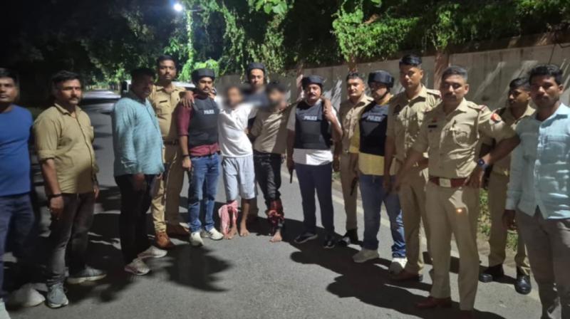 गोरखपुर में पुलिस मुठभेड़ में दो चेन स्नेचर के पैर में लगी गोली, गोरखपुर में पुलिस मुठभेड़ में दो चेन स्नेचर के पैर में लगी गोली,