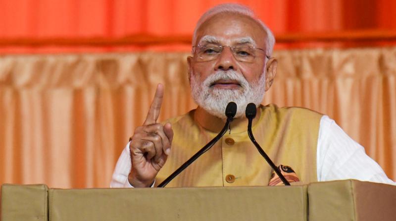 मनुष्य को सदैव आत्मसम्मान, साहस और स्वाभिमान के साथ जीवन जीना चाहिए: मनुष्य को सदैव आत्मसम्मान, साहस और स्वाभिमान के साथ जीवन जीना चाहिए: