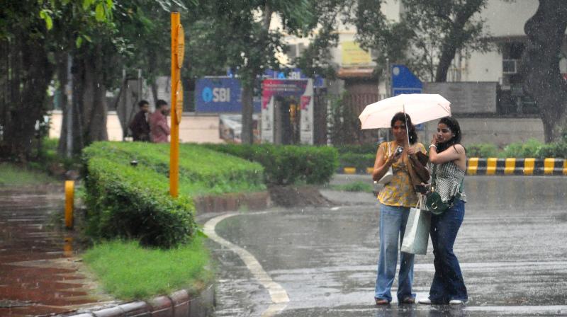 दिल्ली एनसीआर में गर्मी और उमस से राहत, हवा की गुणवत्ता भी सुधरी दिल्ली एनसीआर में गर्मी और उमस से राहत, हवा की गुणवत्ता भी सुधरी