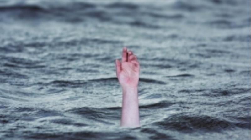 मध्य प्रदेश: बारिश के पानी से भरे गड्ढे में डूबने से दो सगे भाइयों समेत तीन बच्चों की मौत मध्य प्रदेश: बारिश के पानी से भरे गड्ढे में डूबने से दो सगे भाइयों समेत तीन बच्चों की मौत