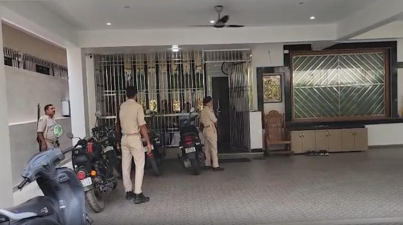 बिहार : बीबीओएसई के डिप्टी डायरेक्टर के तीन ठिकानों पर ईओयू की बिहार : बीबीओएसई के डिप्टी डायरेक्टर के तीन ठिकानों पर ईओयू की