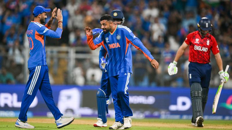टीम इंडिया ने सेमीफाइनल में इंग्लैंड को 7 रनों से हराया, खिताबी मुकाबले में न्यूजीलैंड से होगी भिड़ंत टीम इंडिया ने सेमीफाइनल में इंग्लैंड को 7 रनों से हराया, खिताबी मुकाबले में न्यूजीलैंड से होगी भिड़ंत