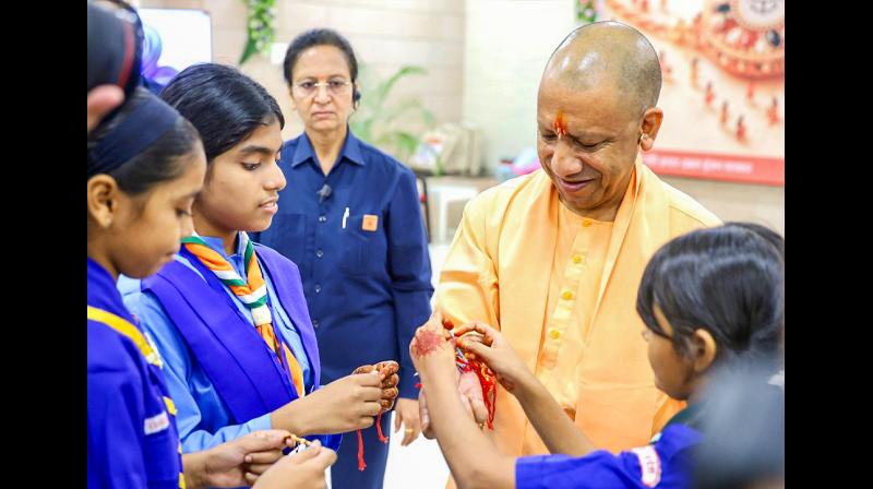 बेटियों के सपनों को पंख दे रही डबल इंजन सरकार: मुख्यमंत्री योगी बेटियों के सपनों को पंख दे रही डबल इंजन सरकार: मुख्यमंत्री योगी