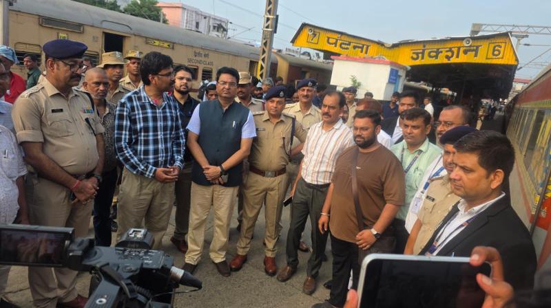 नेपाल में फंसे महाराष्ट्र के 106 तीर्थयात्री बिहार सरकार की पहल से नेपाल में फंसे महाराष्ट्र के 106 तीर्थयात्री बिहार सरकार की पहल से