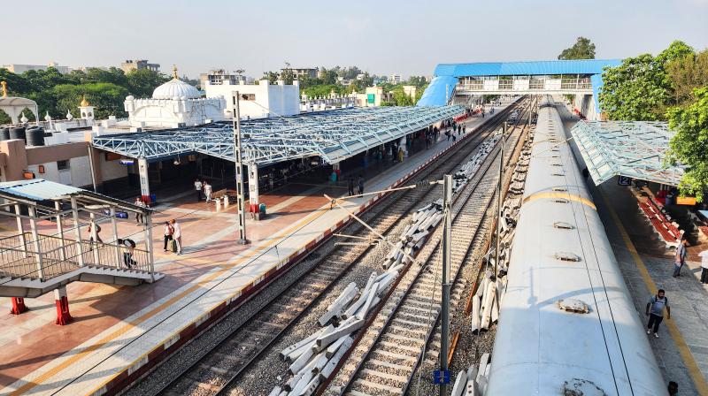 बंगाल में आद्रा और जॉयचंडी पहाड़ के बीच 11 किलोमीटर लंबी बाईपास लाइन बंगाल में आद्रा और जॉयचंडी पहाड़ के बीच 11 किलोमीटर लंबी बाईपास लाइन