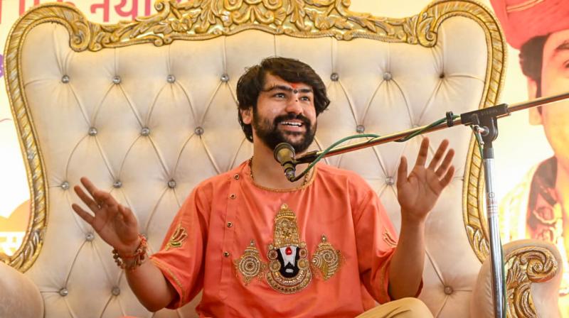 पश्चिम बंगाल में धीरेंद्र शास्त्री की सीएम सुवेंदु अधिकारी से तीन पश्चिम बंगाल में धीरेंद्र शास्त्री की सीएम सुवेंदु अधिकारी से तीन