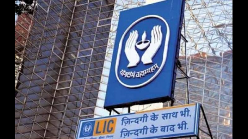 एलआईसी को आईसीआईसीआई बैंक में हिस्सेदारी 9.99 प्रतिशत तक बढ़ाने की एलआईसी को आईसीआईसीआई बैंक में हिस्सेदारी 9.99 प्रतिशत तक बढ़ाने की