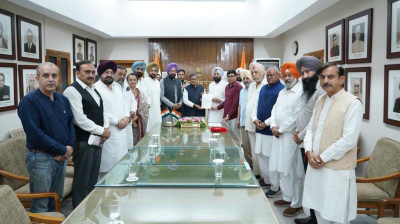 पंजाब भाजपा का प्रतिनिधिमंडल राज्यपाल से मिला, संगरूर से जुड़े दो पंजाब भाजपा का प्रतिनिधिमंडल राज्यपाल से मिला, संगरूर से जुड़े दो