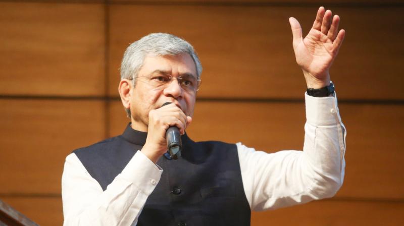 भारत 85,000 सेमीकंडक्टर डिजाइन इंजीनियर तैयार करने की दिशा में तेजी से आगे बढ़ रहा: अश्विनी वैष्णव
