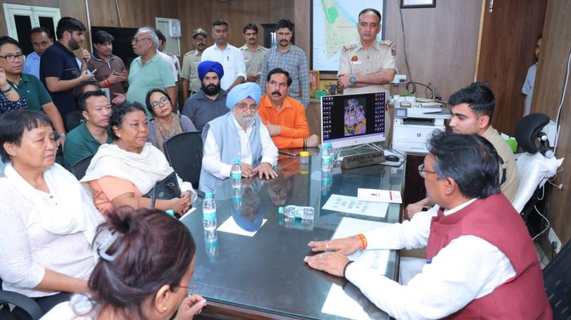 दिल्ली भाजपा अध्यक्ष हर्ष मल्होत्रा ने मणिपुरी गायक की मौत पर दुख दिल्ली भाजपा अध्यक्ष हर्ष मल्होत्रा ने मणिपुरी गायक की मौत पर दुख
