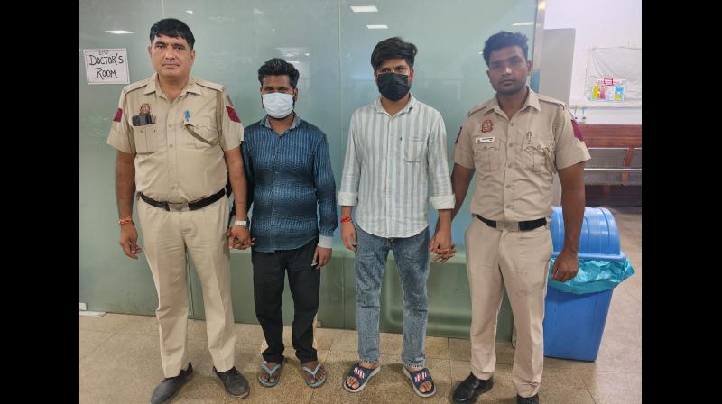 दिल्ली के सत्य निकेतन में इमारत गिरने के मामले में पीजी ऑपरेटर समेत दिल्ली के सत्य निकेतन में इमारत गिरने के मामले में पीजी ऑपरेटर समेत