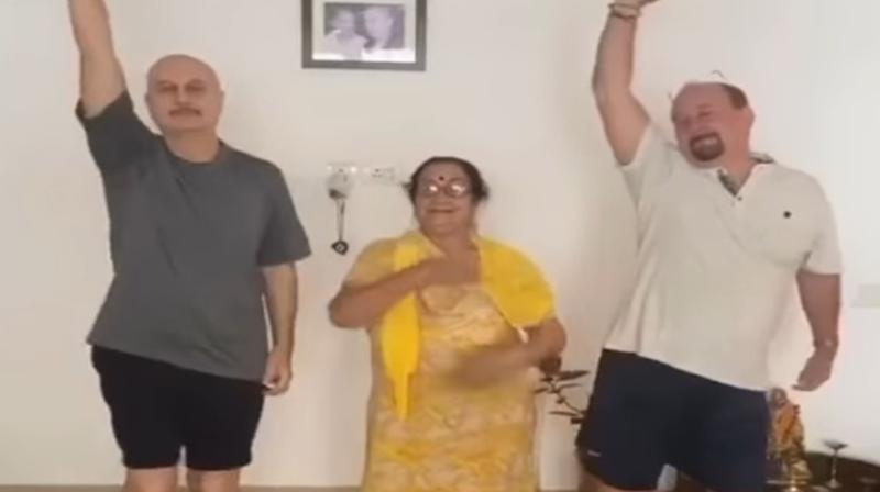 राजू खेर के जन्मदिन पर अनुपम खेर ने लुटाया प्यार, कहा-तुम मेरी सबसे राजू खेर के जन्मदिन पर अनुपम खेर ने लुटाया प्यार, कहा-तुम मेरी सबसे
