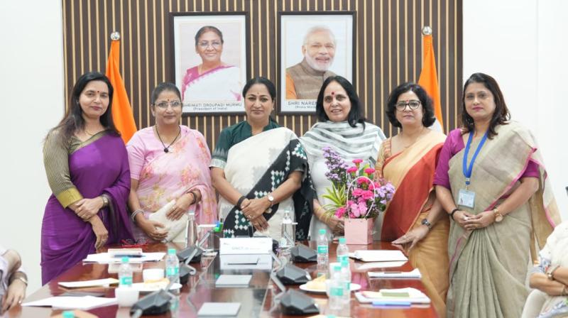 डीसीडब्ल्यू बैठक में बोलीं दिल्ली सीएम रेखा गुप्ता, अधिकारों की डीसीडब्ल्यू बैठक में बोलीं दिल्ली सीएम रेखा गुप्ता, अधिकारों की