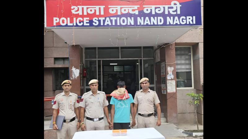 दिल्ली के नंद नगरी में 5 मामलों में वांछित बदमाश गिरफ्तार, पुलिस ने 2 दिल्ली के नंद नगरी में 5 मामलों में वांछित बदमाश गिरफ्तार, पुलिस ने 2