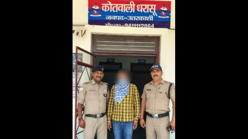 उत्तरकाशी में नाबालिग बेटी से दुष्कर्म का आरोपी पिता गिरफ्तार, जेल उत्तरकाशी में नाबालिग बेटी से दुष्कर्म का आरोपी पिता गिरफ्तार, जेल