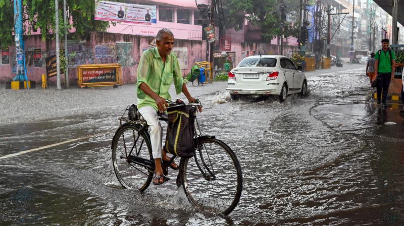 बिहार: 17 जिलों के लिए मौसम का अलर्ट जारी; बारिश और बिजली गिरने की बिहार: 17 जिलों के लिए मौसम का अलर्ट जारी; बारिश और बिजली गिरने की