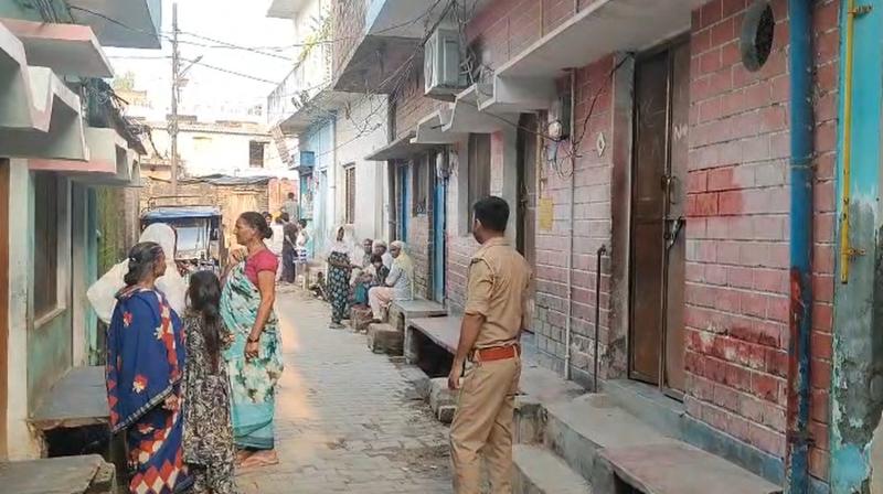 हरदोई में पति ने अवैध संबंध के शक में की पत्नी की धारदार हथियार से हरदोई में पति ने अवैध संबंध के शक में की पत्नी की धारदार हथियार से