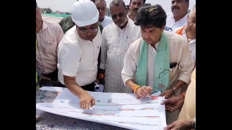 ग्वालियर के सपनों को मिल रही है नई उड़ान, यातायात का दबाव घटेगा : ग्वालियर के सपनों को मिल रही है नई उड़ान, यातायात का दबाव घटेगा :