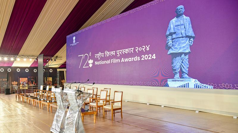 राष्ट्रपति मुर्मु गुजरात में 72वां राष्ट्रीय फिल्म पुरस्कार प्रदान राष्ट्रपति मुर्मु गुजरात में 72वां राष्ट्रीय फिल्म पुरस्कार प्रदान