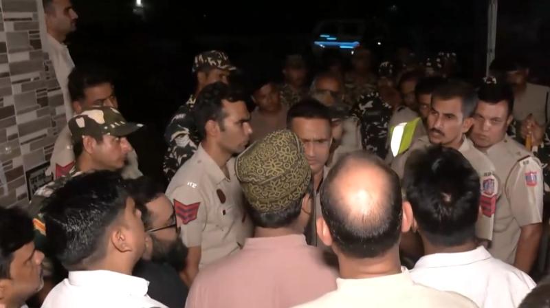 दिल्ली : मदीना मस्जिद पर अतिक्रमण कार्रवाई के बाद बवाल, इमाम बोले - दिल्ली : मदीना मस्जिद पर अतिक्रमण कार्रवाई के बाद बवाल, इमाम बोले -