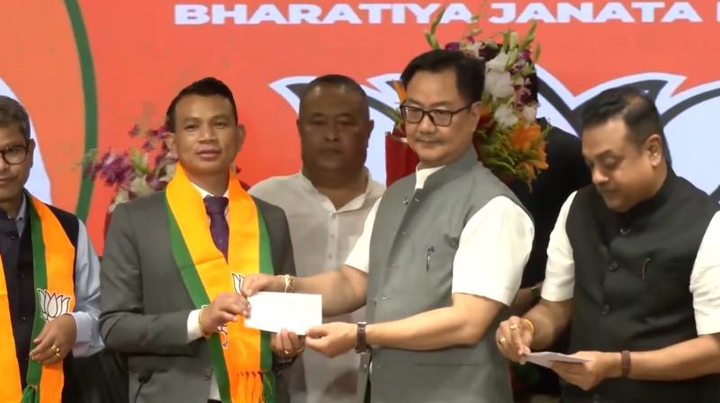 मेघालय में सियासी उलटफेर : यूडीपी के 8 विधायक भाजपा में शामिल, एनपीपी मेघालय में सियासी उलटफेर : यूडीपी के 8 विधायक भाजपा में शामिल, एनपीपी
