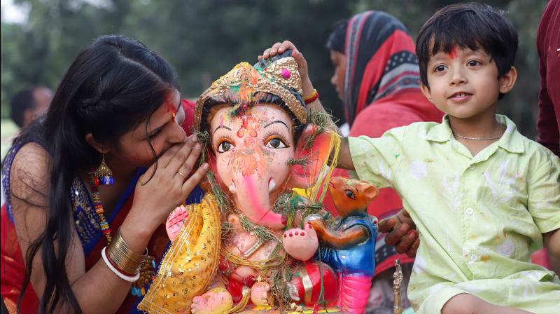 अनंत चतुर्दशी पर विसर्जन से पहले कैसे करें बप्पा की विदाई पूजा अनंत चतुर्दशी पर विसर्जन से पहले कैसे करें बप्पा की विदाई पूजा