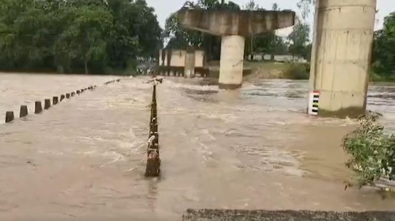 चक्रवात अर्नब: ओडिशा का मलकनगिरी जिला हुआ प्रभावित, कई पुलों को चक्रवात अर्नब: ओडिशा का मलकनगिरी जिला हुआ प्रभावित, कई पुलों को