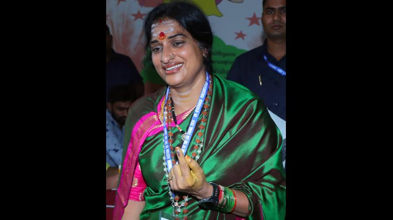 भाजपा नेता माधवी लता की कर्नाटक के बागलकोट जिले में एंट्री बैन, भाजपा नेता माधवी लता की कर्नाटक के बागलकोट जिले में एंट्री बैन,