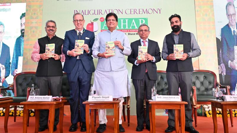 भारत का सालाना खाद्य निर्यात करीब 5 लाख करोड़ रुपए तक पहुंचा: पीयूष गोयल भारत का सालाना खाद्य निर्यात करीब 5 लाख करोड़ रुपए तक पहुंचा: पीयूष गोयल