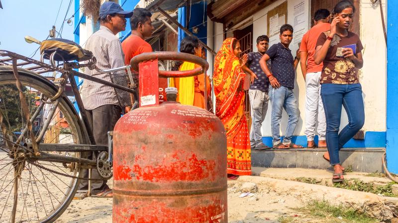 देश में इंडक्शन चूल्हे की मांग बढ़ी, क्विक-कॉमर्स ऐप्स पर हुए 'आउट ऑफ स्टॉक' देश में इंडक्शन चूल्हे की मांग बढ़ी, क्विक-कॉमर्स ऐप्स पर हुए 'आउट ऑफ स्टॉक'