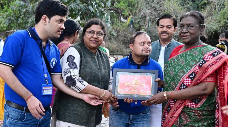 राष्ट्रपति भवन में ‘पर्पल फेस्ट’ का आयोजन, 8000 से अधिक दिव्यांगजनों ने किया अमृत उद्यान का दौरा