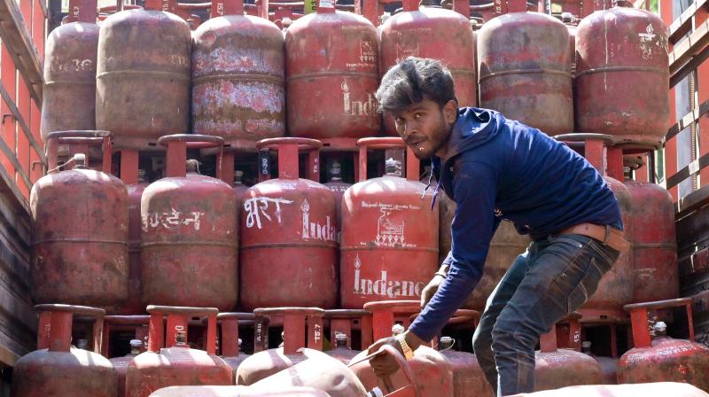 होर्मुज जलडमरूमध्य से गुजरने के लिए कतार में भारतीय एलपीजी टैंकर, ईरान ने दिया सुरक्षित मार्ग