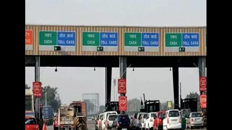 एनएचएआई ने बढ़ाई फास्टैग एनुअल पास की फीस, अब 75 रुपए अधिक खर्च करने होंगे एनएचएआई ने बढ़ाई फास्टैग एनुअल पास की फीस, अब 75 रुपए अधिक खर्च करने होंगे