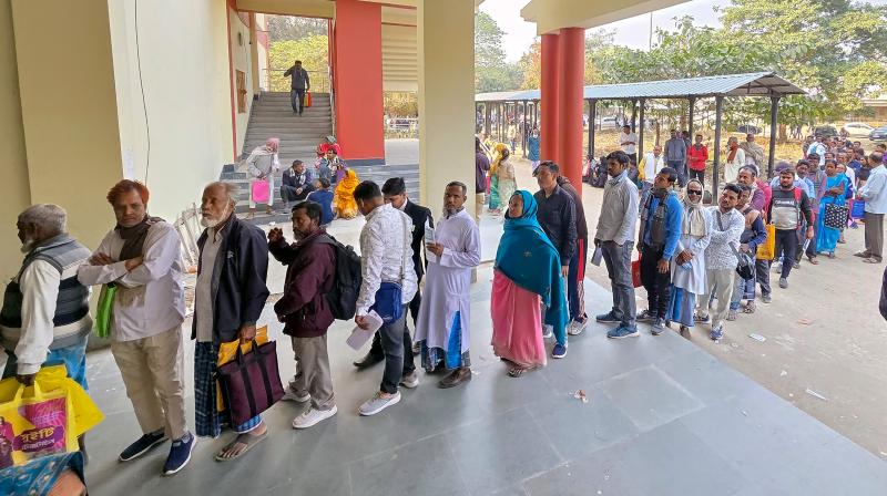 बंगाल में एसआईआर की सुनवाई समाप्त: 4.98 लाख और मतदाताओं को हटाने के लिए चिन्हित किया गया बंगाल में एसआईआर की सुनवाई समाप्त: 4.98 लाख और मतदाताओं को हटाने के लिए चिन्हित किया गया