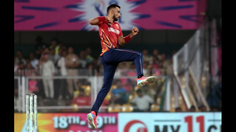 IPL के एक सीजन में सबसे ज्यादा विकेट लेने वाले गेंदबाज, टॉप लिस्ट में हर्षल पटेल भी शामिल IPL के एक सीजन में सबसे ज्यादा विकेट लेने वाले गेंदबाज, टॉप लिस्ट में हर्षल पटेल भी शामिल