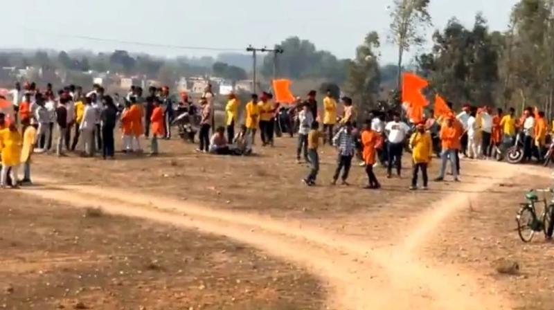 हजारीबाग में मंगला जुलूस के दौरान पुलिस और ग्रामीणों के बीच झड़प, कई घायल हजारीबाग में मंगला जुलूस के दौरान पुलिस और ग्रामीणों के बीच झड़प, कई घायल