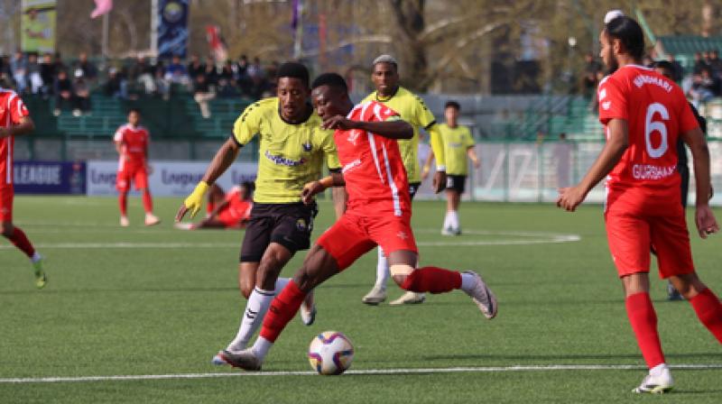आईएफएल: नामधारी एससी ने रियल कश्मीर एफसी को 1-0 से हराया, लोटजेम बने हीरो आईएफएल: नामधारी एससी ने रियल कश्मीर एफसी को 1-0 से हराया, लोटजेम बने हीरो
