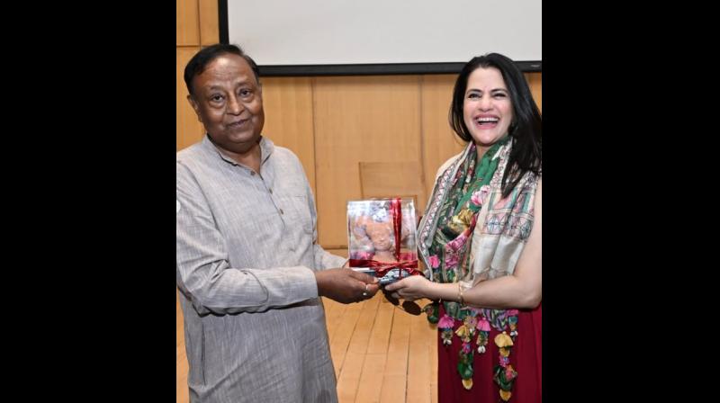 बिहार म्यूजियम पहुंचीं सोना महापात्रा, पोस्ट में दिखाई भारत की समृद्ध विरासत की झलक बिहार म्यूजियम पहुंचीं सोना महापात्रा, पोस्ट में दिखाई भारत की समृद्ध विरासत की झलक