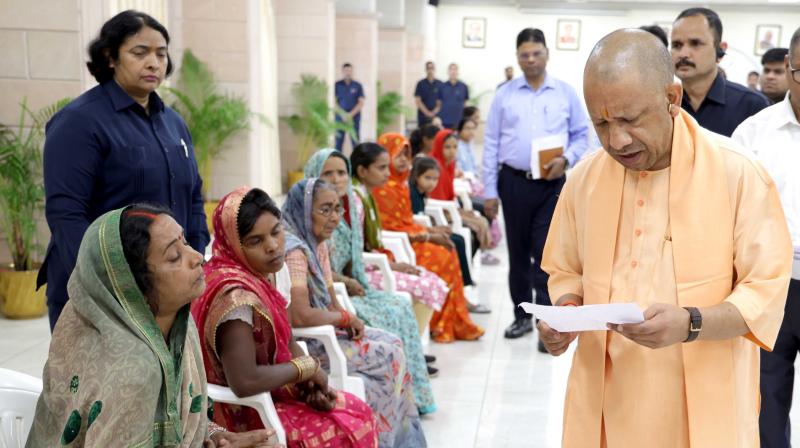 पीड़ितों की समस्याओं का उचित समाधान सरकार की प्राथमिकता: सीएम योगी पीड़ितों की समस्याओं का उचित समाधान सरकार की प्राथमिकता: सीएम योगी