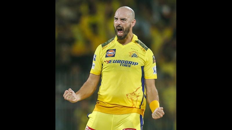आईपीएल इतिहास में सिर्फ 2 खिलाड़ी, जिन्होंने बतौर 'फील्डर' आधी टीम को समेट दिया आईपीएल इतिहास में सिर्फ 2 खिलाड़ी, जिन्होंने बतौर 'फील्डर' आधी टीम को समेट दिया