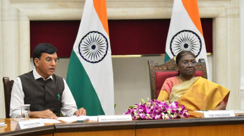 'खेलो इंडिया, खूब खेलो इंडिया', राष्ट्रपति द्रौपदी मुर्मु के सपने को खेल मंत्री डॉ. मनसुख मांडविया ने साझा किया 'खेलो इंडिया, खूब खेलो इंडिया', राष्ट्रपति द्रौपदी मुर्मु के सपने को खेल मंत्री डॉ. मनसुख मांडविया ने साझा किया
