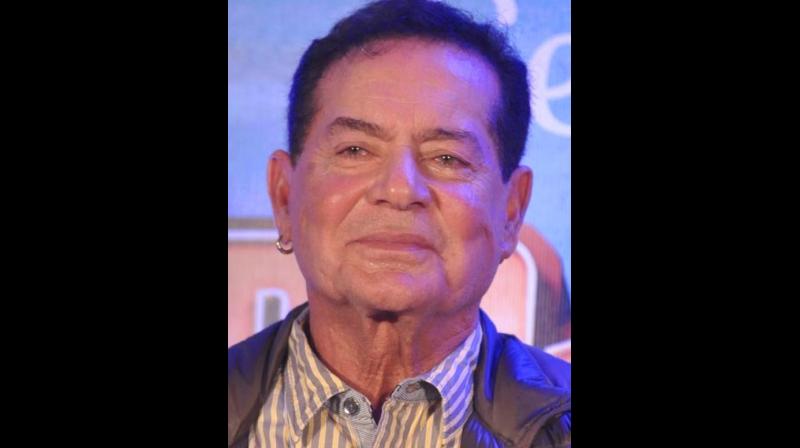 सूजन की शिकायत के बाद लीलावती अस्पताल में भर्ती सलीम खान, शूटिंग छोड़ पिता को देखने पहुंचे सलमान खान सूजन की शिकायत के बाद लीलावती अस्पताल में भर्ती सलीम खान, शूटिंग छोड़ पिता को देखने पहुंचे सलमान खान