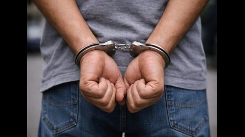 दिल्ली: 24 वारदातों को अंजाम देने वाला शातिर स्नेचर इम्तियाज गिरफ्तार, 5 मोबाइल बरामद दिल्ली: 24 वारदातों को अंजाम देने वाला शातिर स्नेचर इम्तियाज गिरफ्तार, 5 मोबाइल बरामद