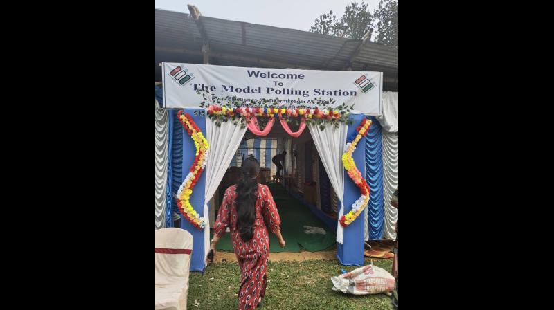 त्रिपुरा के धर्मनगर उपचुनाव में कड़ी सुरक्षा के बीच मतदान जारी त्रिपुरा के धर्मनगर उपचुनाव में कड़ी सुरक्षा के बीच मतदान जारी