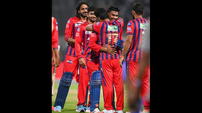 आईपीएल 2026: केकेआर को हराकर एलएसजी ने 'प्वाइंट टेबल' में लगाई छलांग, ऑरेंज और पर्पल कैप किसके पास? आईपीएल 2026: केकेआर को हराकर एलएसजी ने 'प्वाइंट टेबल' में लगाई छलांग, ऑरेंज और पर्पल कैप किसके पास?